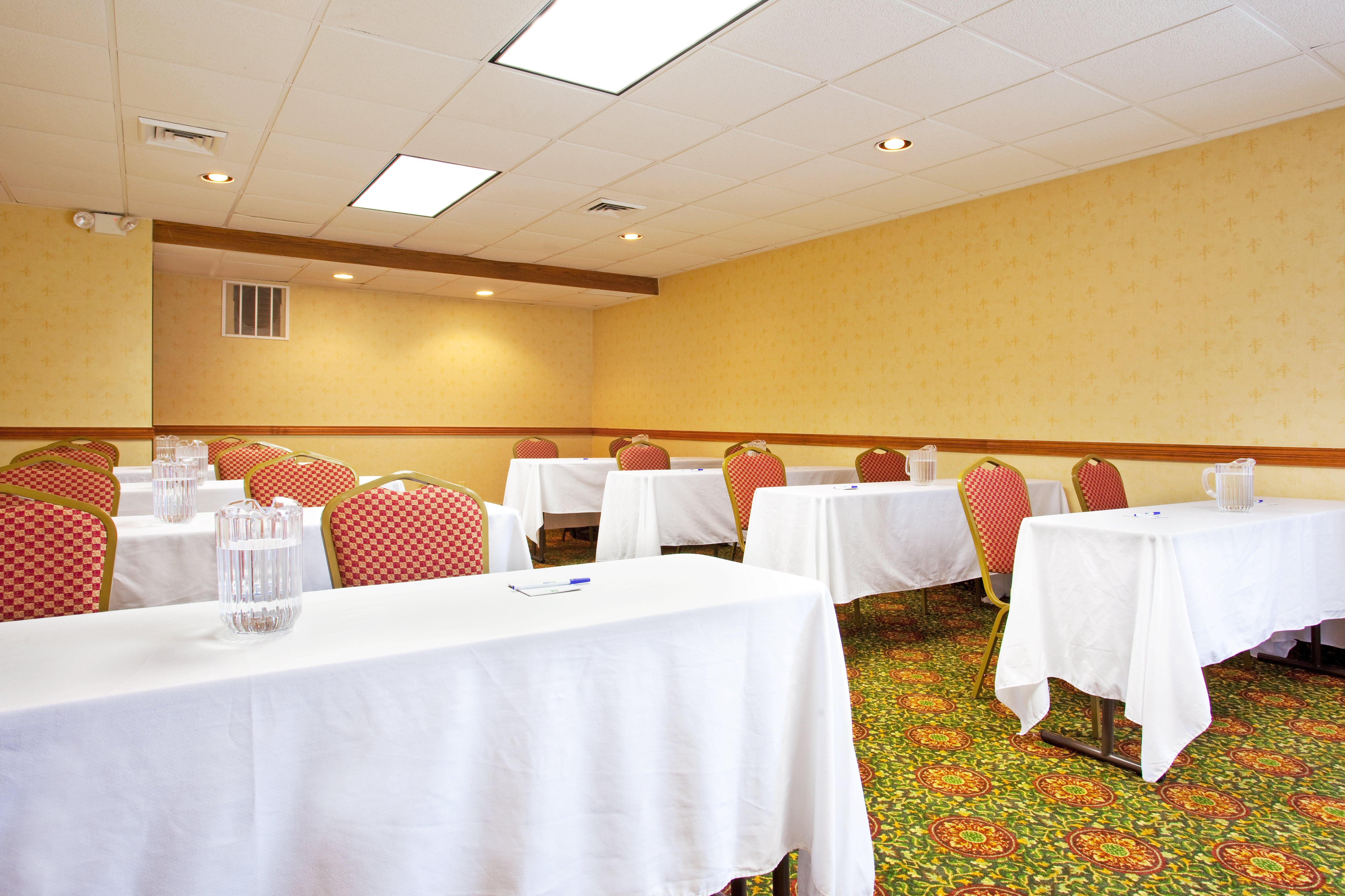 Candlewood Suites Grand Rapids Airport By Ihg Cascade Exterior foto