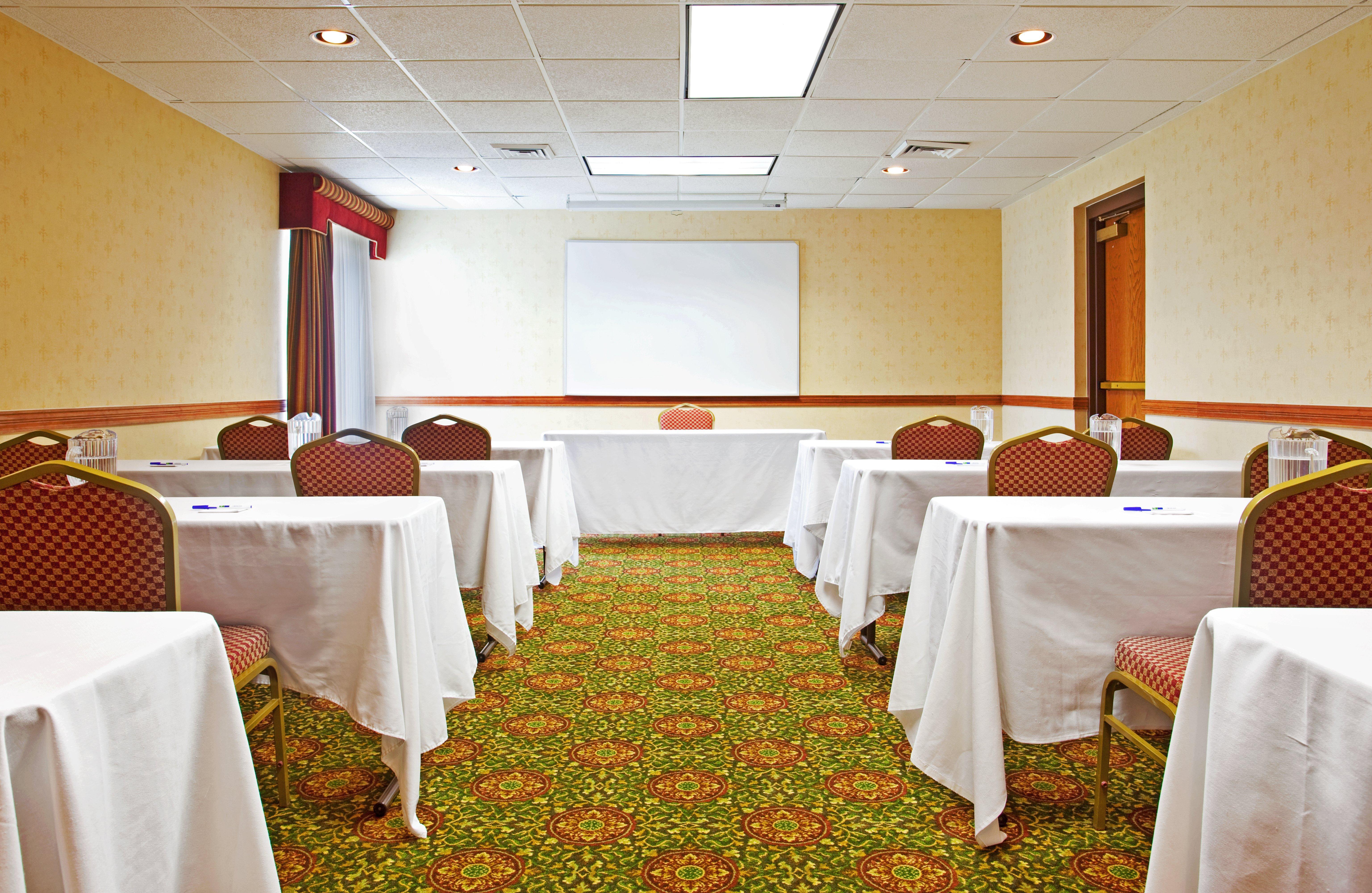 Candlewood Suites Grand Rapids Airport By Ihg Cascade Exterior foto