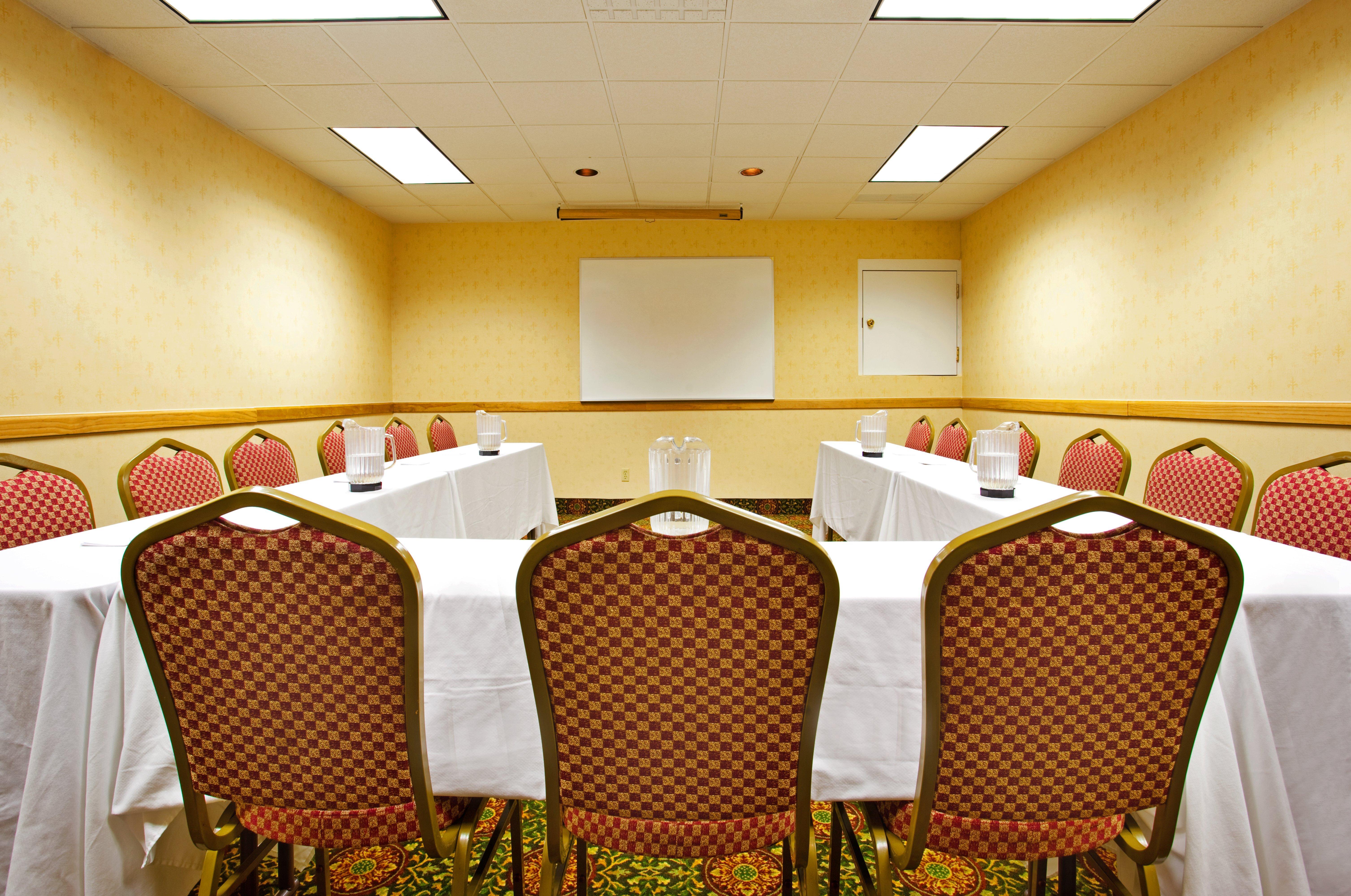 Candlewood Suites Grand Rapids Airport By Ihg Cascade Exterior foto